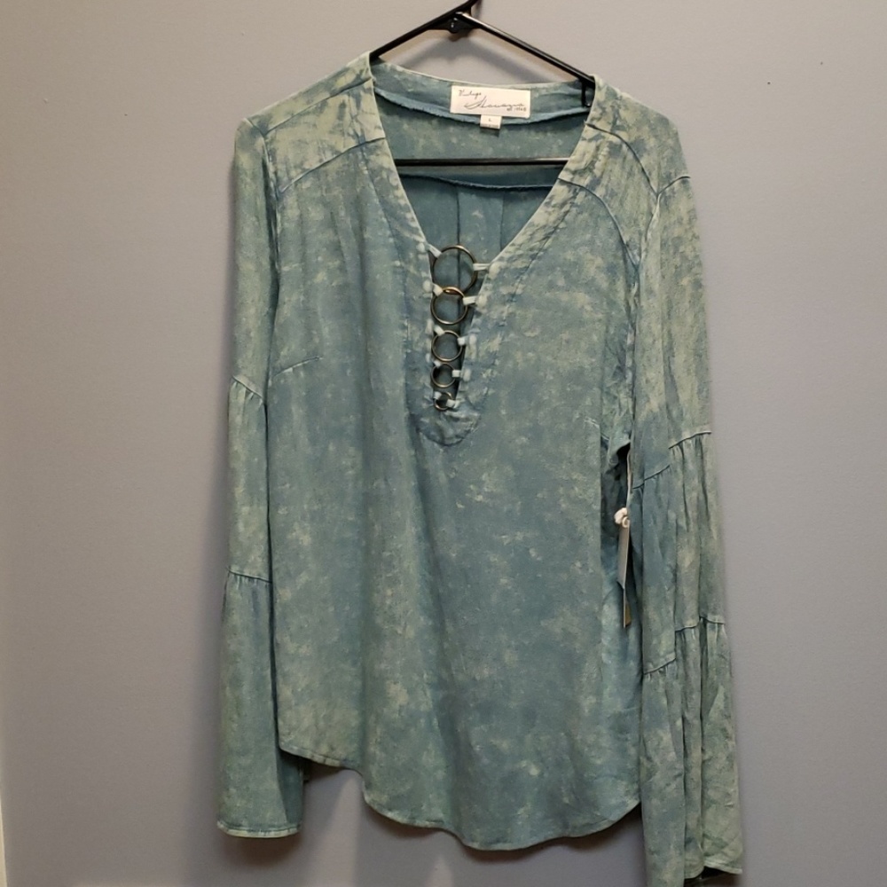 Vintage Havana bell sleeve shirt